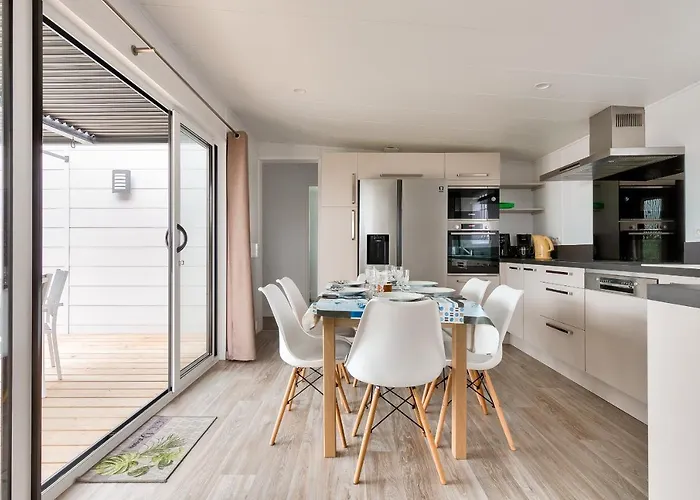 Pour 6 Personnes - Piscine Couverte Chalet *