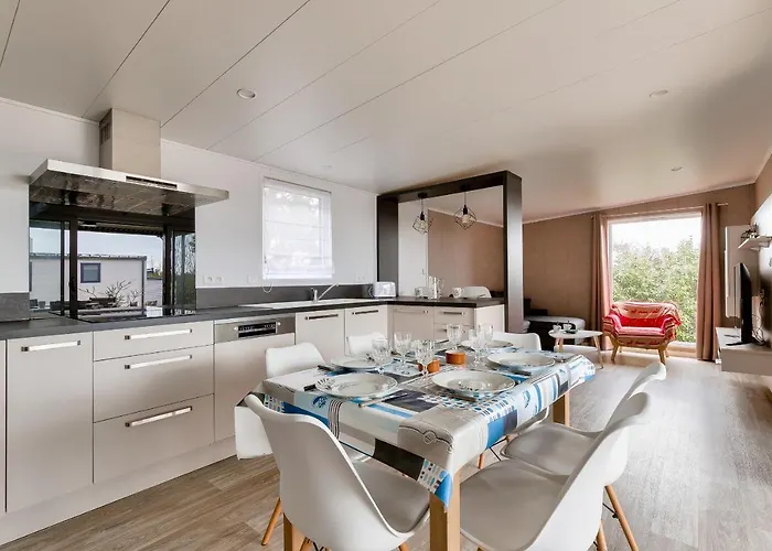 Pour 6 Personnes - Piscine Couverte Chalet